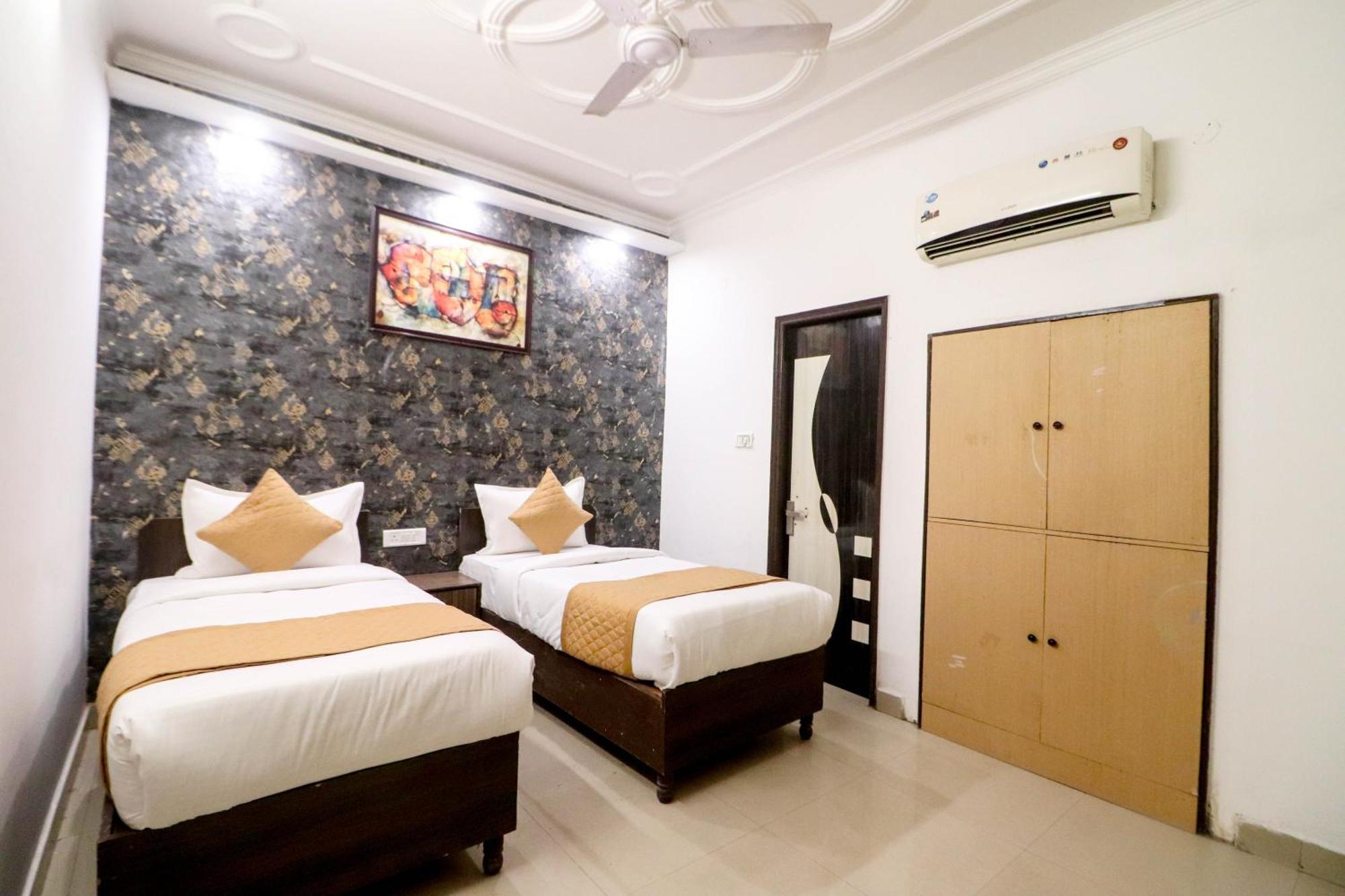 Hotel Vvs Near Delhi Airport نيودلهي المظهر الخارجي الصورة