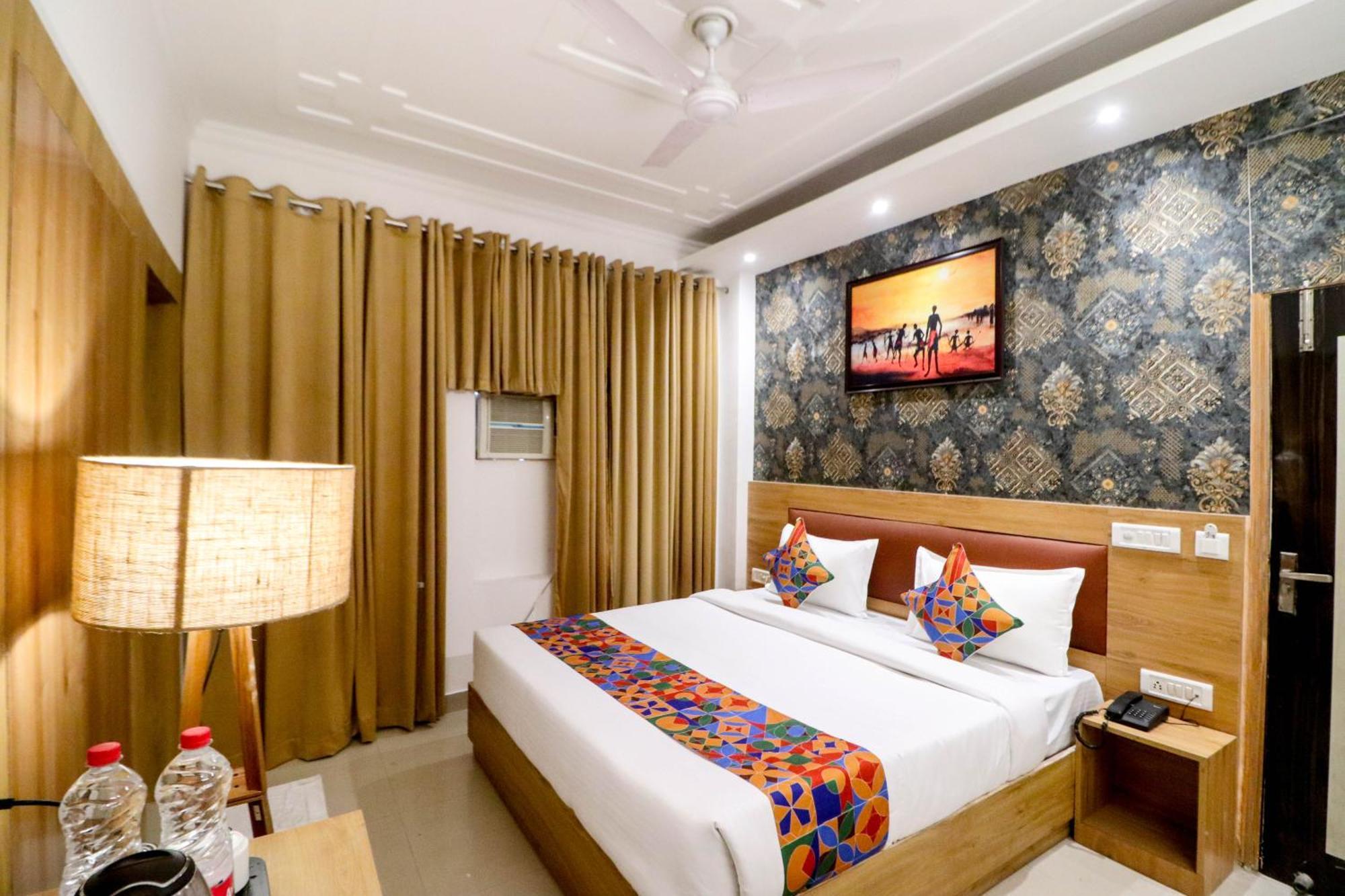 Hotel Vvs Near Delhi Airport نيودلهي المظهر الخارجي الصورة