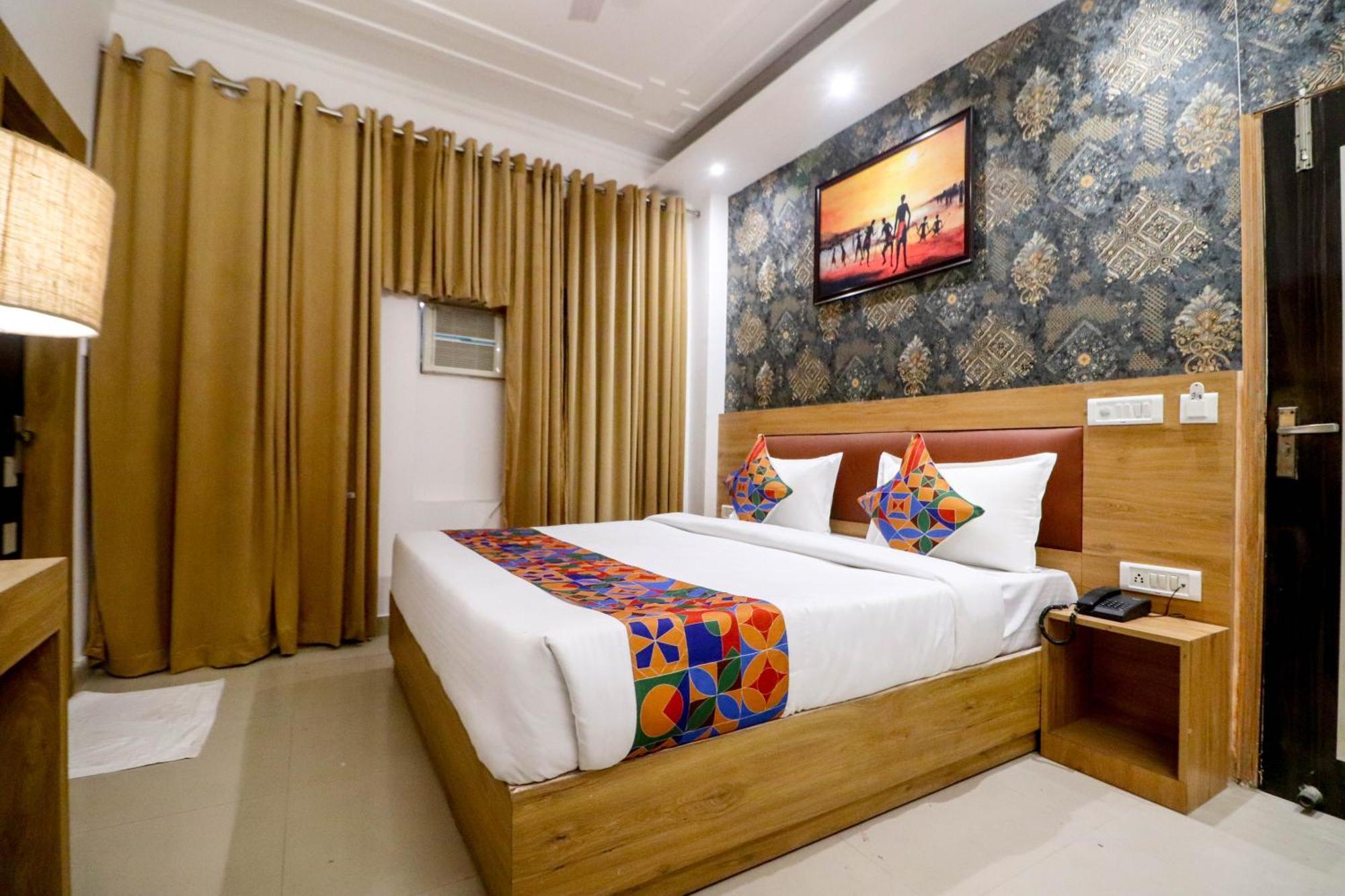 Hotel Vvs Near Delhi Airport نيودلهي المظهر الخارجي الصورة
