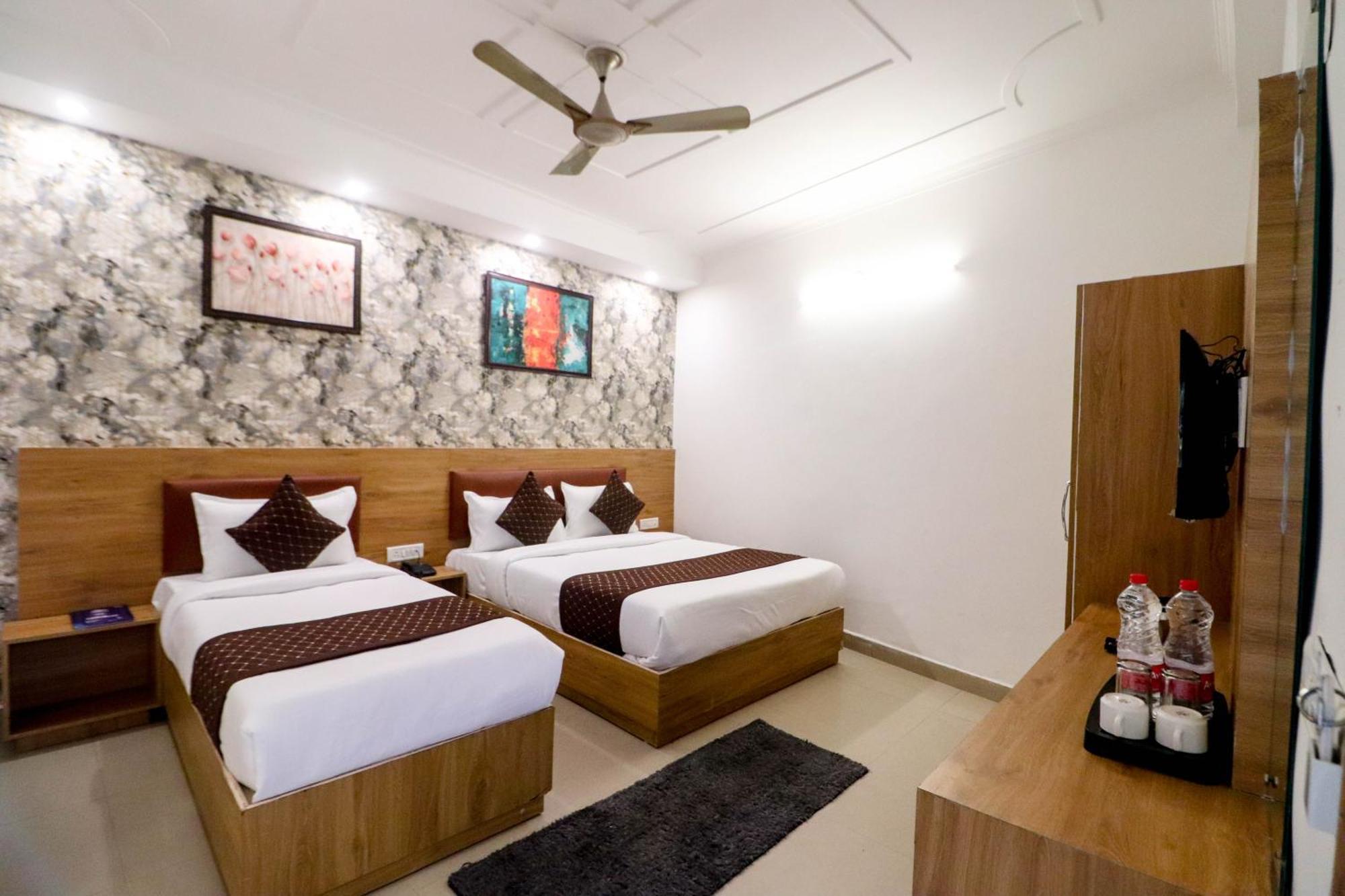 Hotel Vvs Near Delhi Airport نيودلهي المظهر الخارجي الصورة