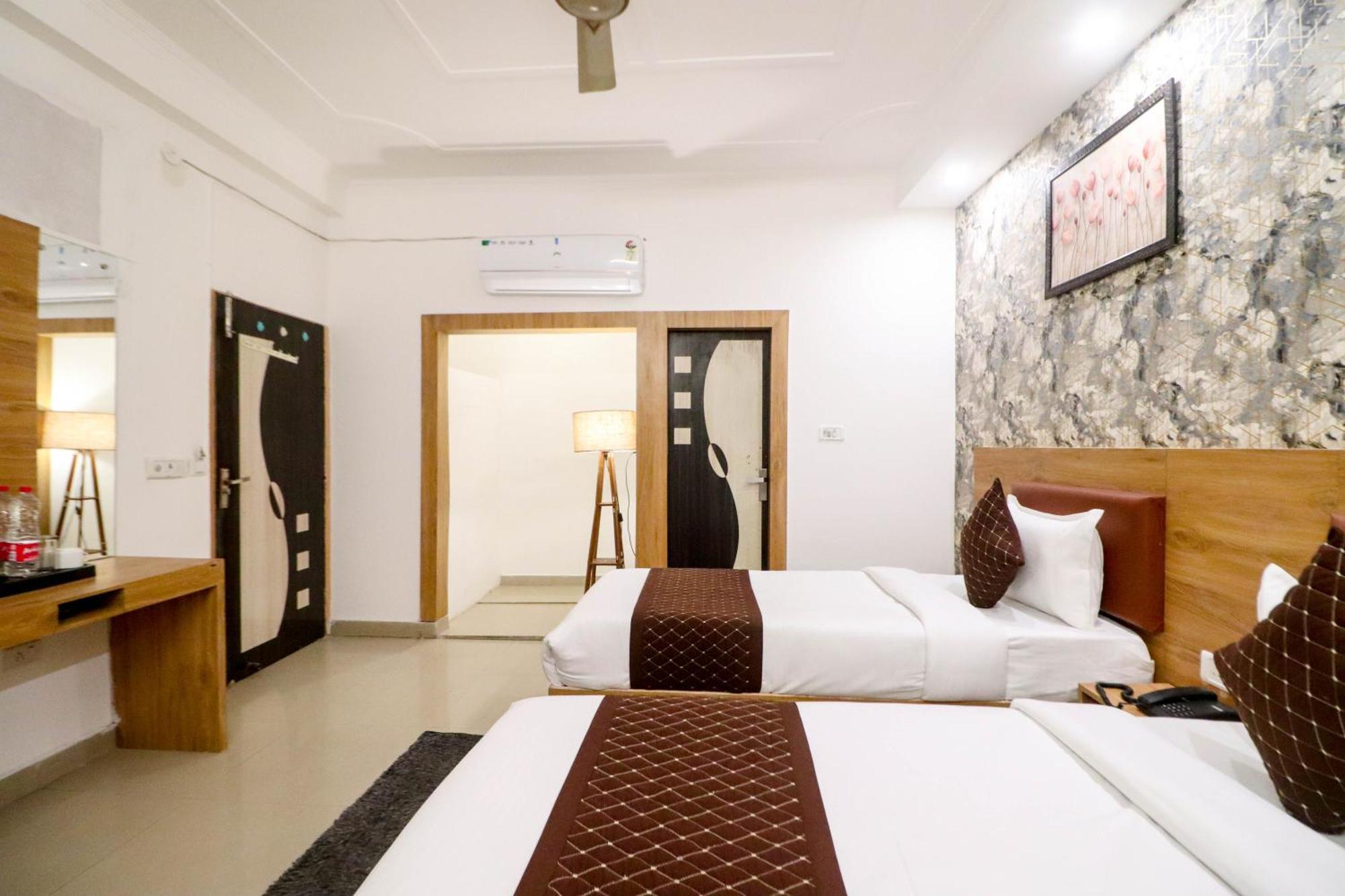 Hotel Vvs Near Delhi Airport نيودلهي المظهر الخارجي الصورة