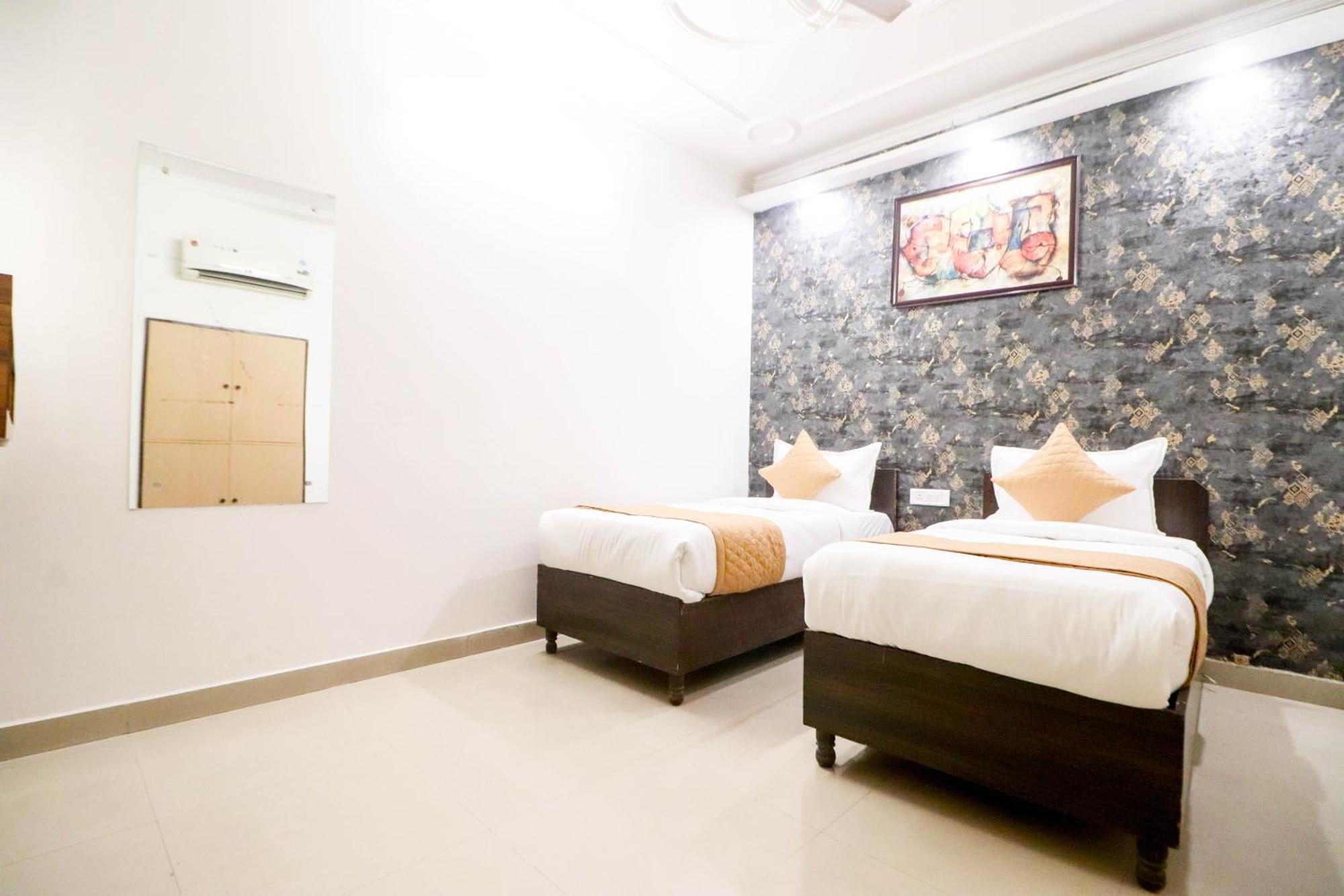 Hotel Vvs Near Delhi Airport نيودلهي المظهر الخارجي الصورة